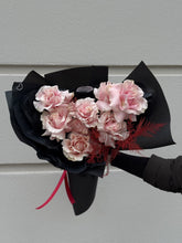 Încarcă imaginea în vizualizatorul Galerie, Buchet “Pink Love”