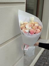 Încarcă imaginea în vizualizatorul Galerie, Buchet “Be mine”