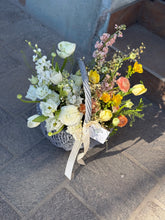 Încarcă imaginea în vizualizatorul Galerie, Coş cu flori