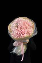 Încarcă imaginea în vizualizatorul Galerie, Buchet “Fluffy”