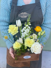 Încarcă imaginea în vizualizatorul Galerie, Aranjament “Primăvară înfloritoare”