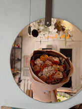 Încarcă imaginea în vizualizatorul Galerie, Buchet “Autumn’s kiss”