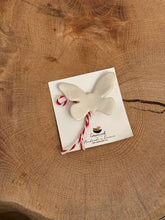 Încarcă imaginea în vizualizatorul Galerie, Mărțişor broşă fluture