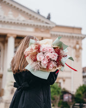 Încarcă imaginea în vizualizatorul Galerie, Buchet 'Love in Santorini'
