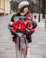 Încarcă imaginea în vizualizatorul Galerie, Buchet 'Love in Chicago'