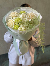 Încarcă imaginea în vizualizatorul Galerie, Buchet “Spring Lemonade”
